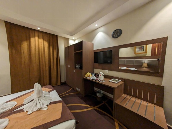 Qasr Al Ansar Golden Tulip Hotel image 9